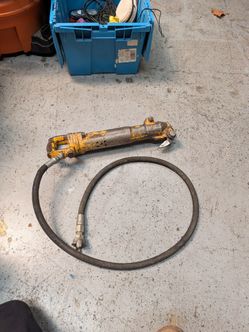 Hydraulic pneumatic jack hammer