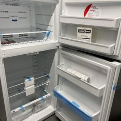Selling Refrigerator Frigidaire 