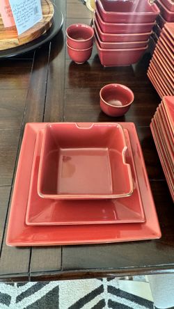 Pottery Barn Dinnerware Set –