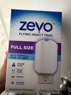 Zevo Indoor Flying Insect Trap for Fruit flies, Gnats, and House Flies - 1 Plug-In Base + 1 Cartridge: Indoor Use, 3.3" Depth, 7" Height