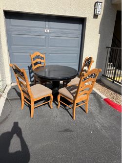 Dining Table W/4 Chairs