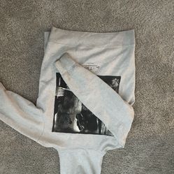 Supreme hoodie Barely Worn Heavyweight Cotton.