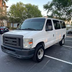 2013 Ford E-350