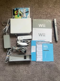 White Nintendo Wii With 1 Game, 1 Remote, & 1 Nunchuck