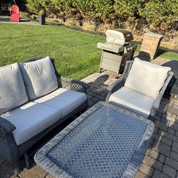 Outdoor table and chairs