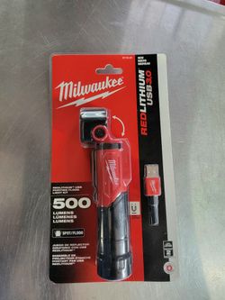 Milwaukee usb pivoting light 500 Lumens