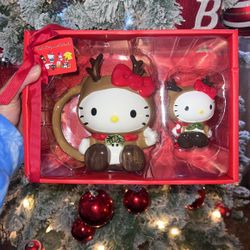 Hello Kitty Mug & Minnie Figure Set