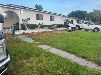 Boat trailer triple axles