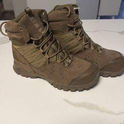 5.11 Tactical Men’s  boots size 11(NEW)