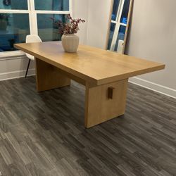 Brand New! Beautiful Dining Table