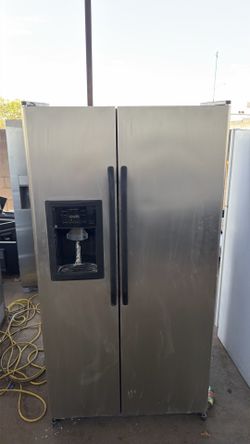 Refrigerador trabajando esta incompleto pero trabaja bien