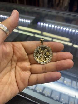 14k mini Centenario pendent 7.6g $912