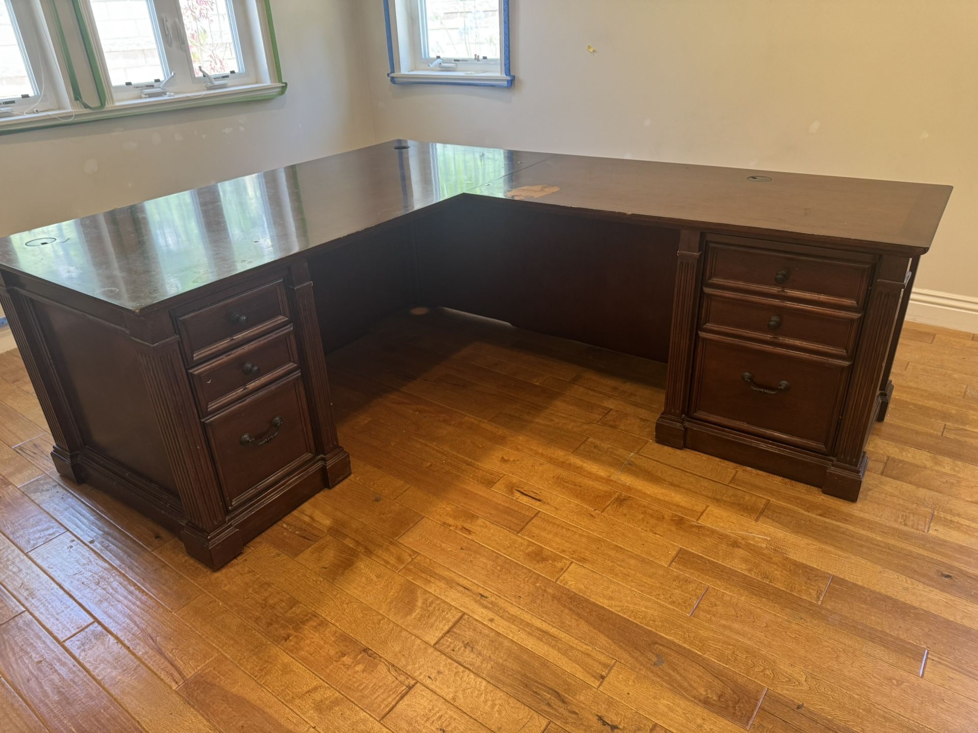 FREE Large L-shaped Desk