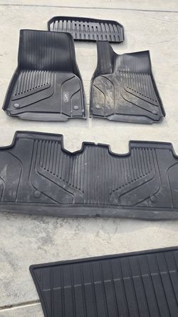 Tesla model Y floor mats
