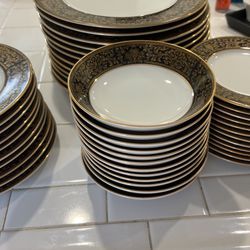 Dinnerware Set