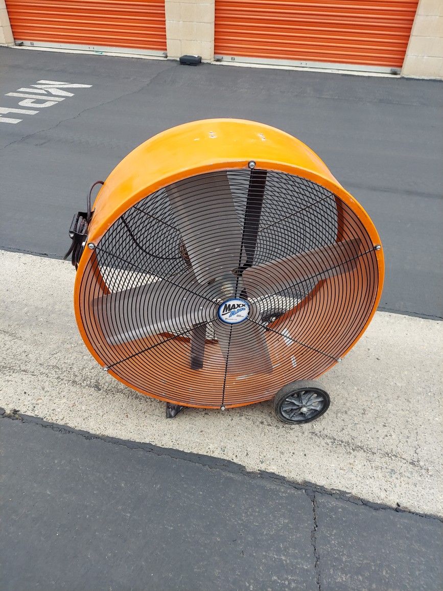 Max AIR 30 Inch INDUSTRIAL FAN made In Usa for Sale in La Habra Heights