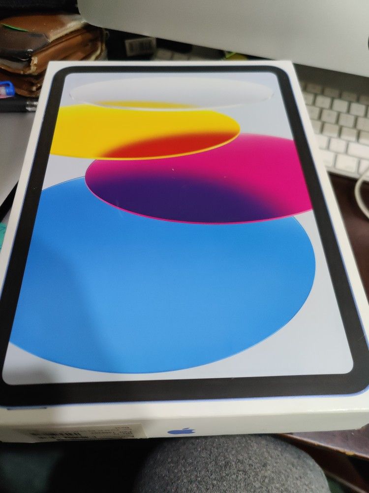 Apple iPad 10th Gen 64gb WiFi in Excellent Condition.Comes with Case. Apple Warranty till July 2025.