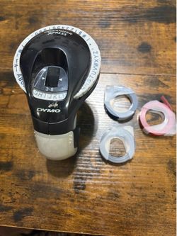 Dymo label maker with 3 packs of labels