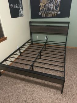 AMERLIFE Queen Size Bed Frame Industrial Platform Bed with Charging Station, 2-Tier Storage Headboard Rustic Grey