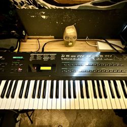 Yamaha Dx7s Synthesizer Keyboard