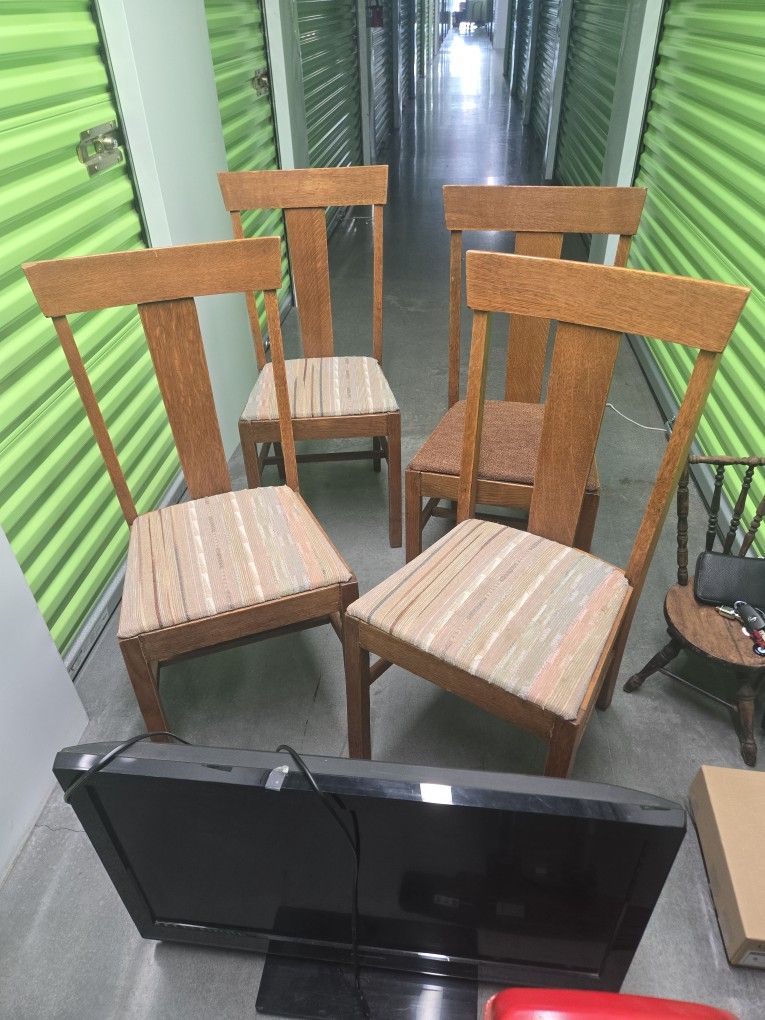 4 Mission style dining room chairs