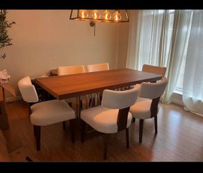 Dining table & Chairs