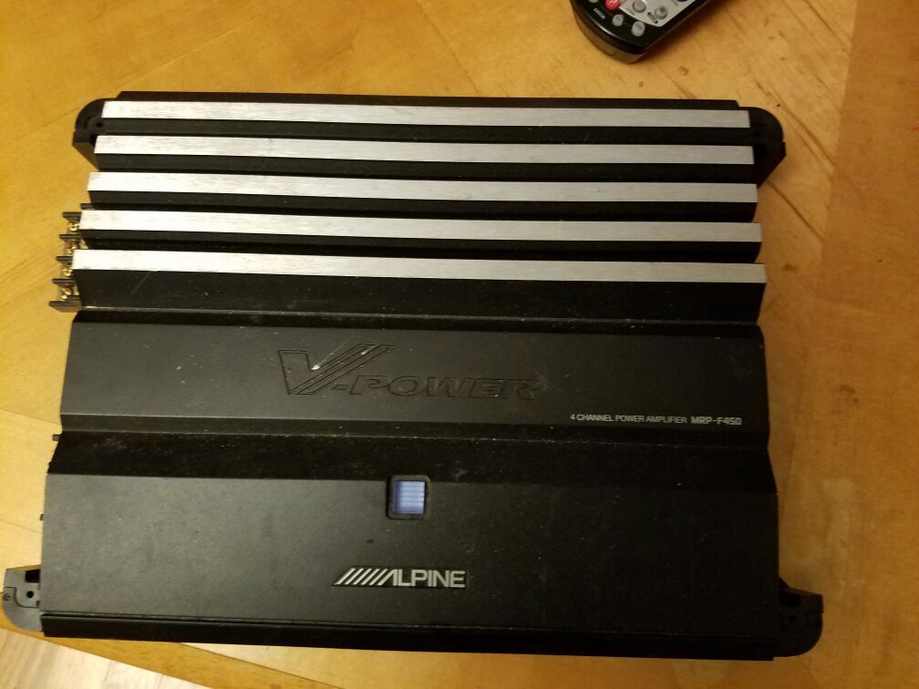 Alpine 450 watt amp
