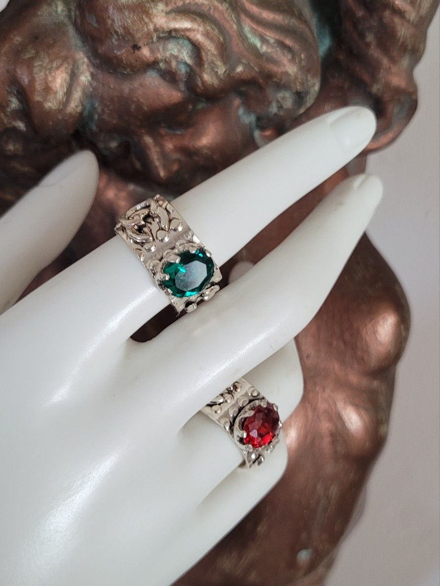 Sterling Silver 925 Rings With Red And Green Crystal