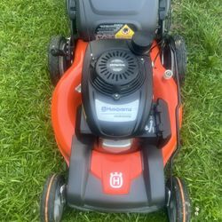 Husqvana lawnmower Self Propelled 