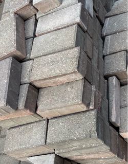 Unilock interlocking brick patio paver stone blocks. Close to 100 pieces. 4”x8” nominal size
