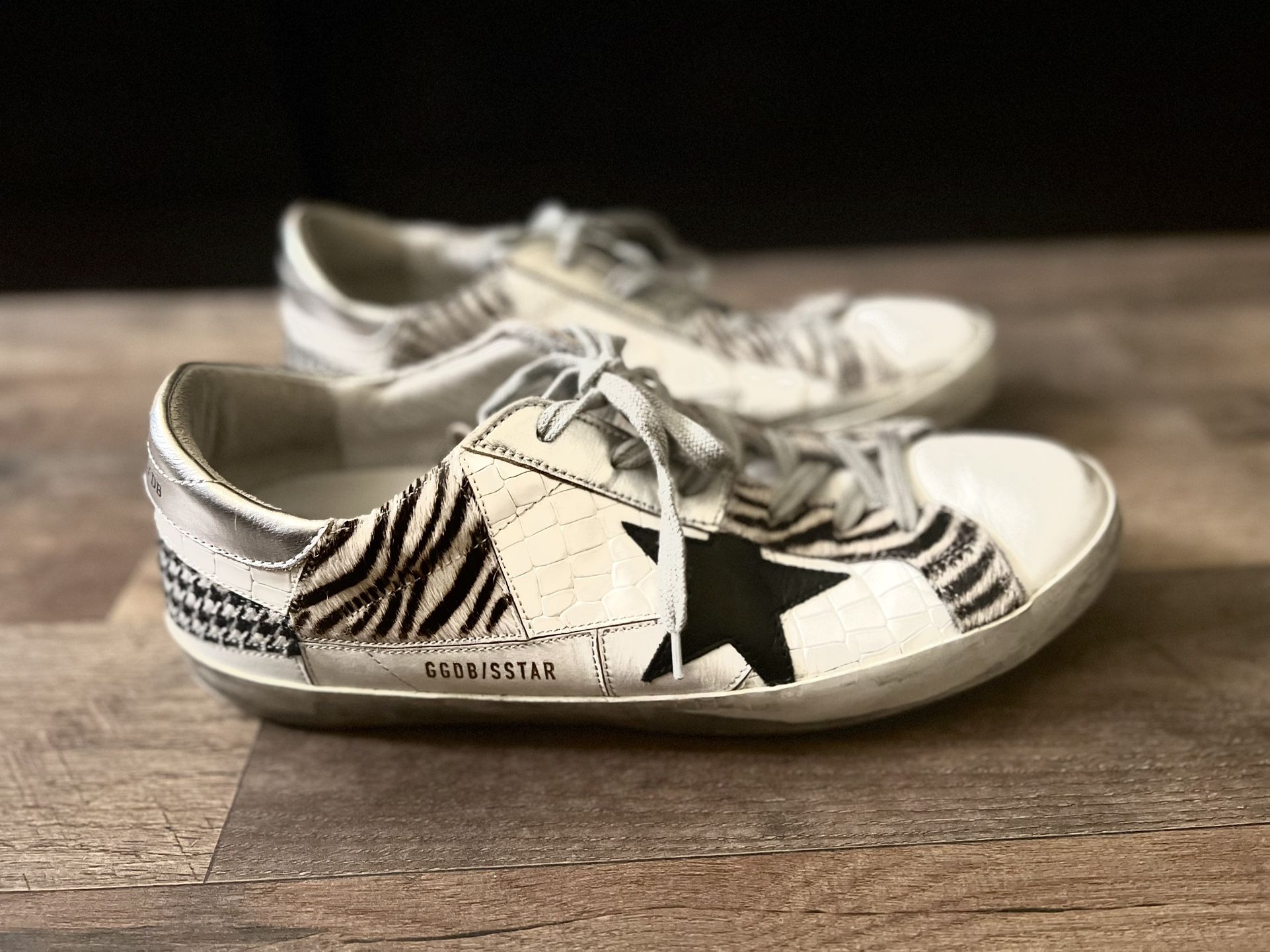Golden Goose sneakers, super star GGBD for Sale in Los