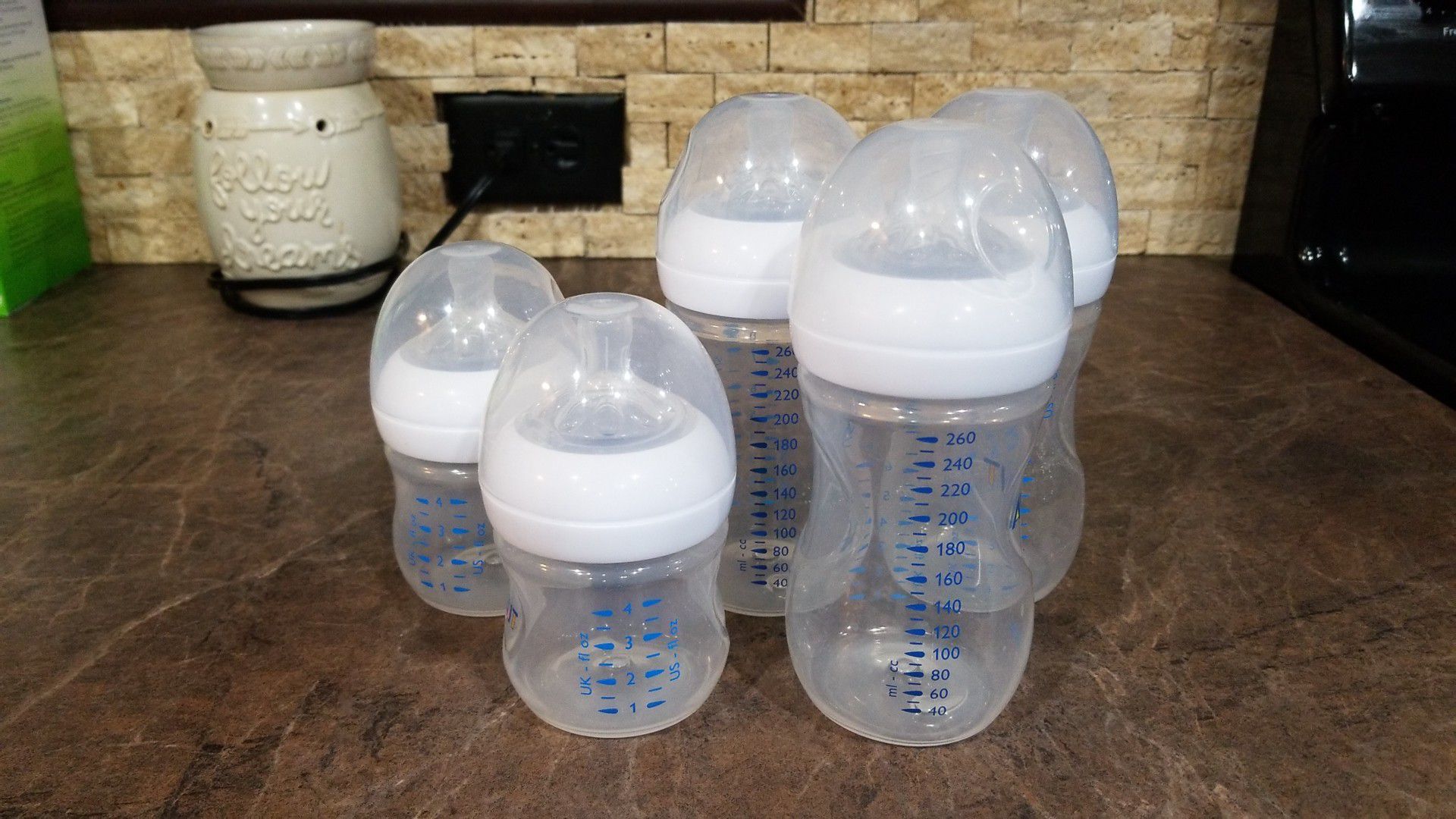 Avent baby bottles 3 9oz and 2 4oz