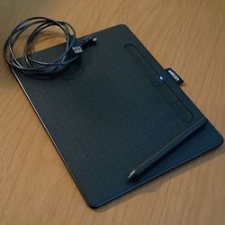 Wacom Intuos M Digital Art Tablet