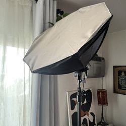 c-stand with soft box light