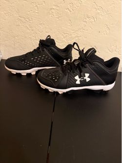 Under Armour Baseball Cleats Size 4Y