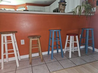 Barstools 3@29", 2@ 24"