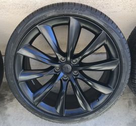 Tesla Model X Turbine 22” Wheels 