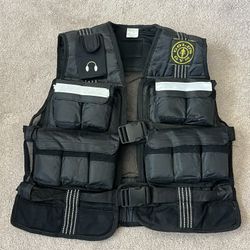 GOLDS GYM, Exercise 20 Lbs weighted vest, Adjustable Up To 20 Pounds 