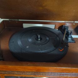 Old-time Radio With The CD Player And A Tape Player On The Side