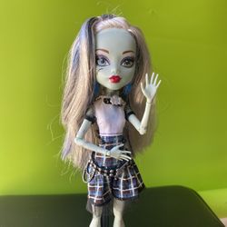 Monster High Frankie Stein Ghoul's Alive! doll Mattel 2012