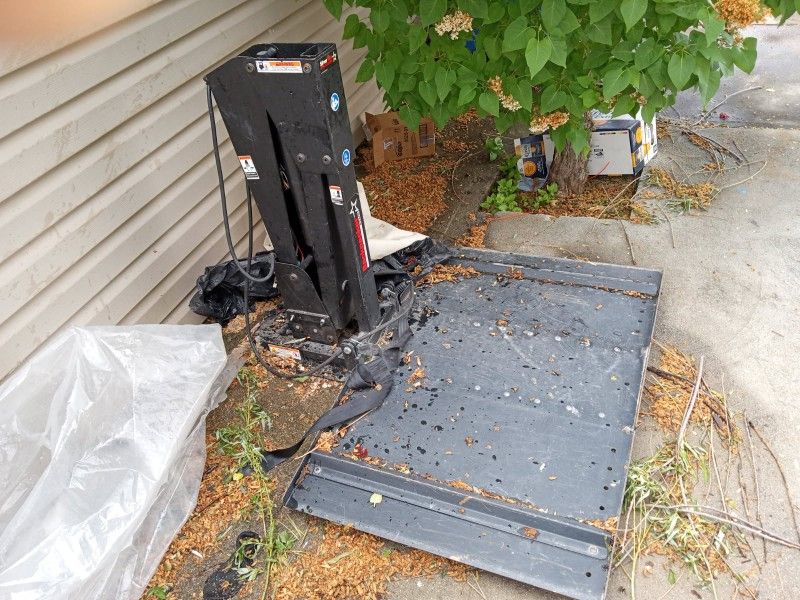 Rear Wheel Chair Lift