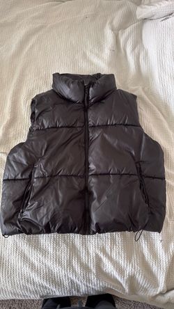 Black Old Navy puffer vest