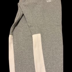 Nike Cuffed Sweatpants 