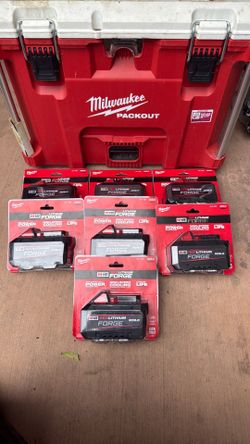 Milwaukee m18 Red Lithium forge (NEW)
