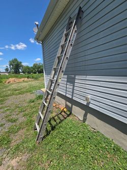 Werner D1120-2 20 ft. Aluminum Extension Ladder. 200lb