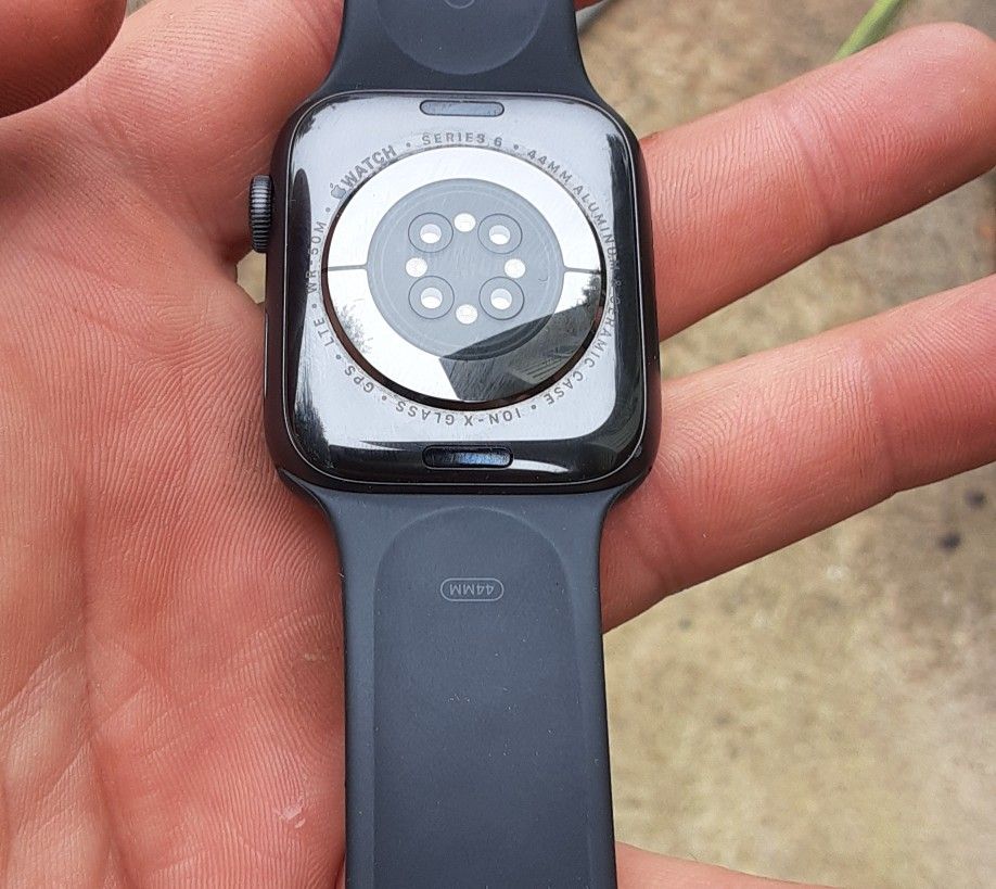 APPLE Watch Series 6, 44 MM, GPS & LTE!