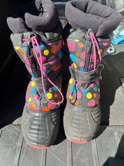 Kids snow boots size 5