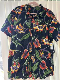 Men’s Volcom  Button Up Shirt 