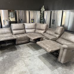 Power Reclining 6 Piece Fabric Sectional 