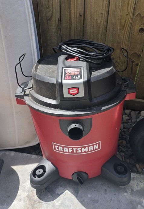 Dry/Wet Vac 16 gallons 6.5 HP **Craftsman**